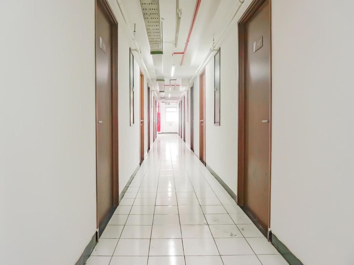 Oyo 90241 Sirooms Apartmen Gunung Putri Bogor Buitenkant foto