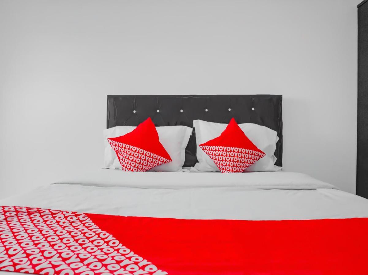 Oyo 90241 Sirooms Apartmen Gunung Putri Bogor Buitenkant foto