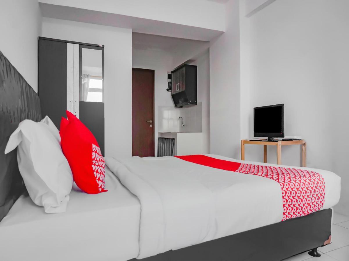 Oyo 90241 Sirooms Apartmen Gunung Putri Bogor Buitenkant foto