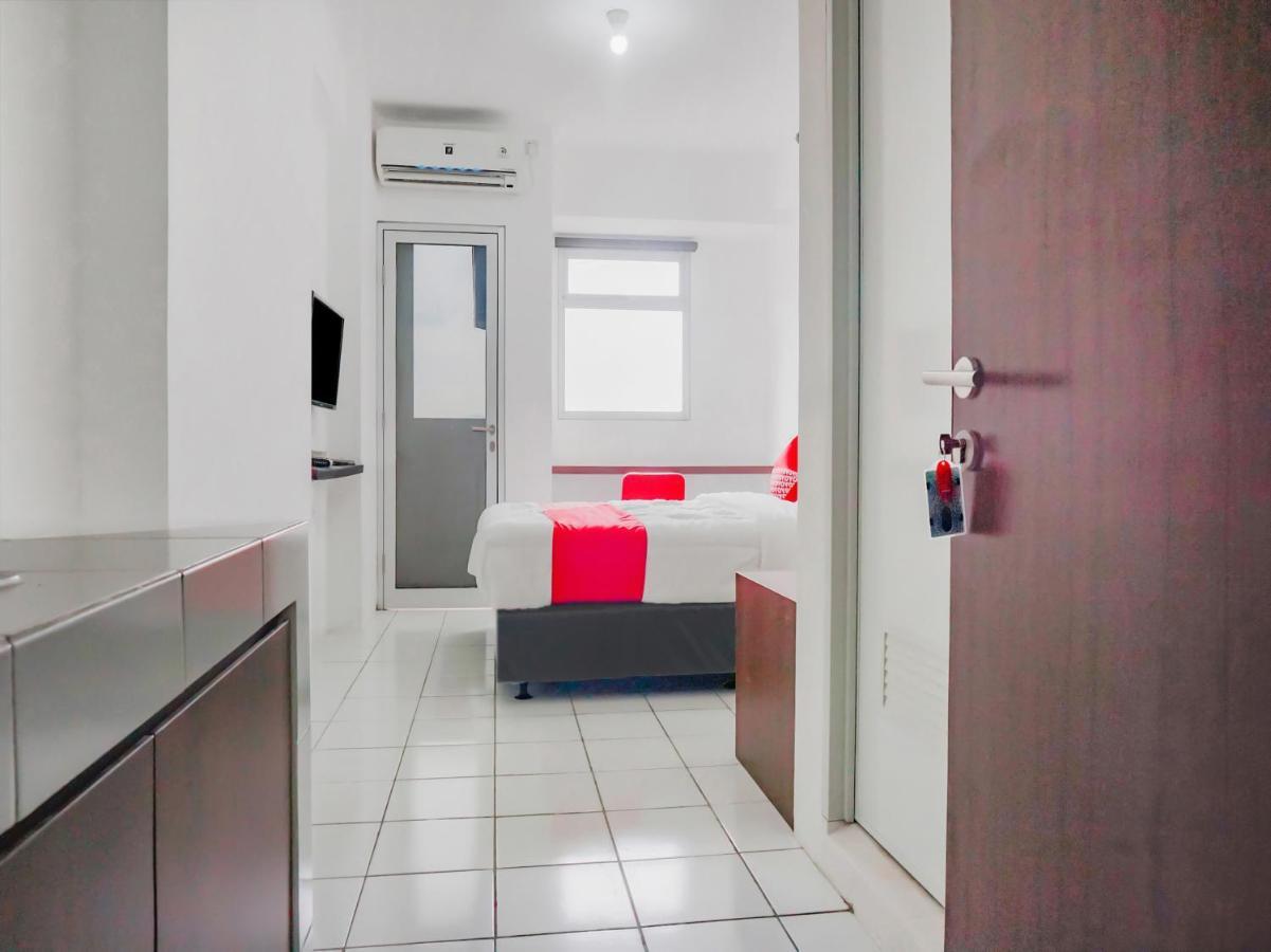 Oyo 90241 Sirooms Apartmen Gunung Putri Bogor Buitenkant foto
